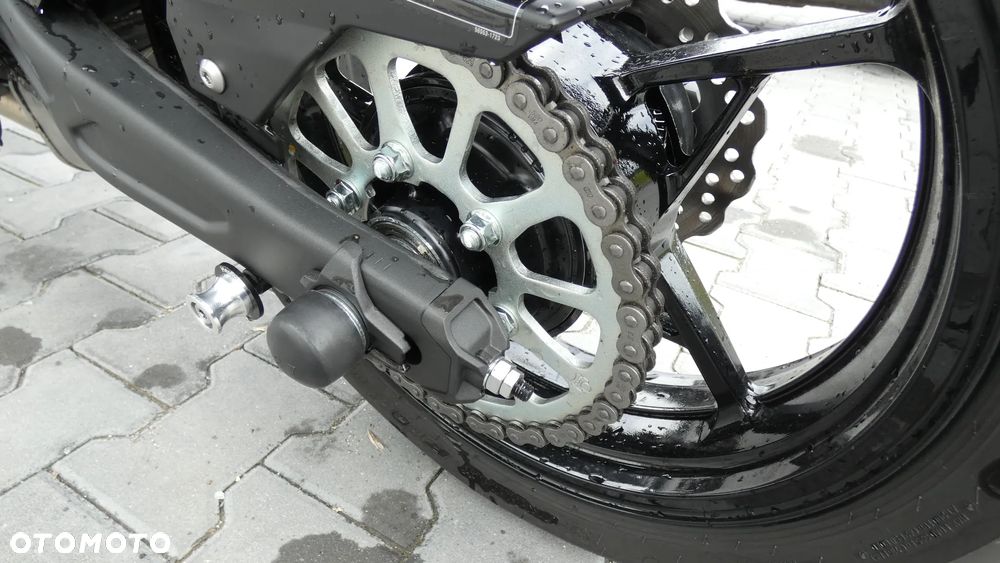 Kawasaki Z 650 - 12