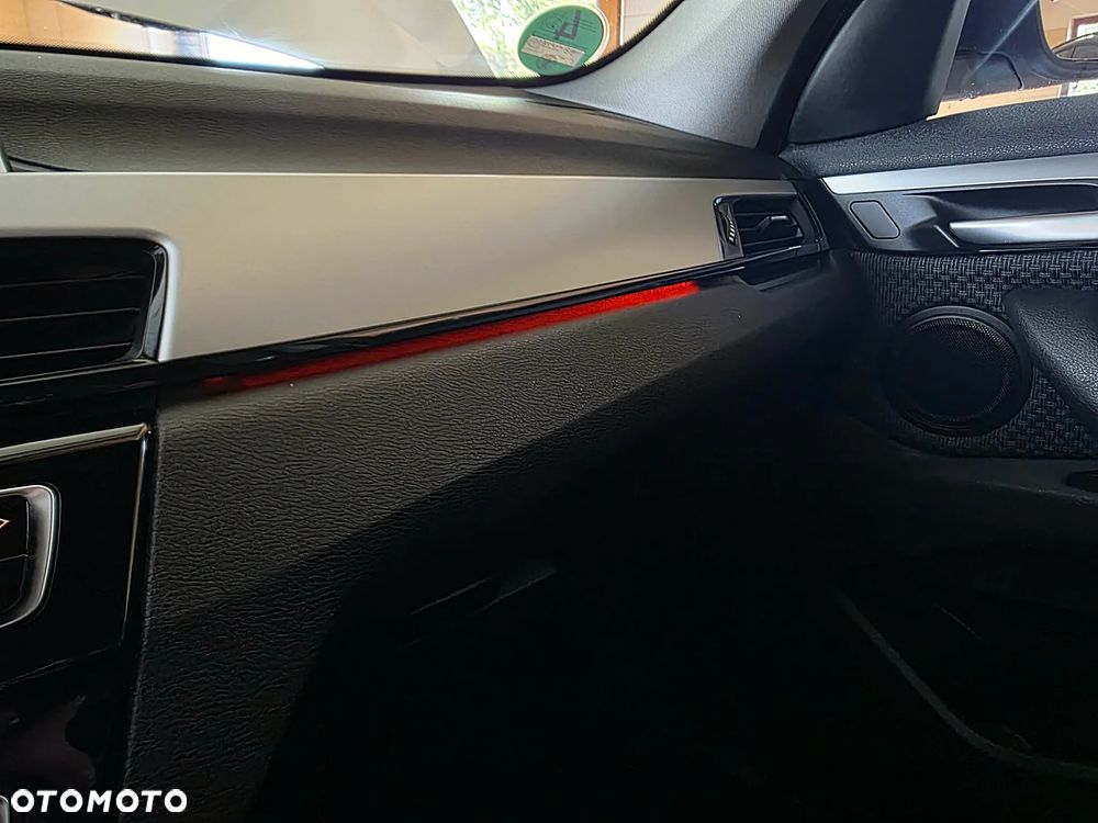 BMW X1 sDrive18d xLine - 17