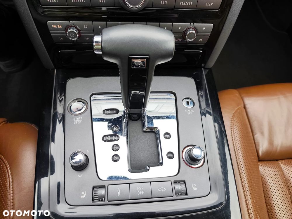 Volkswagen Phaeton 3.0 V6 TDI DPF 4Mot L (5os) - 12