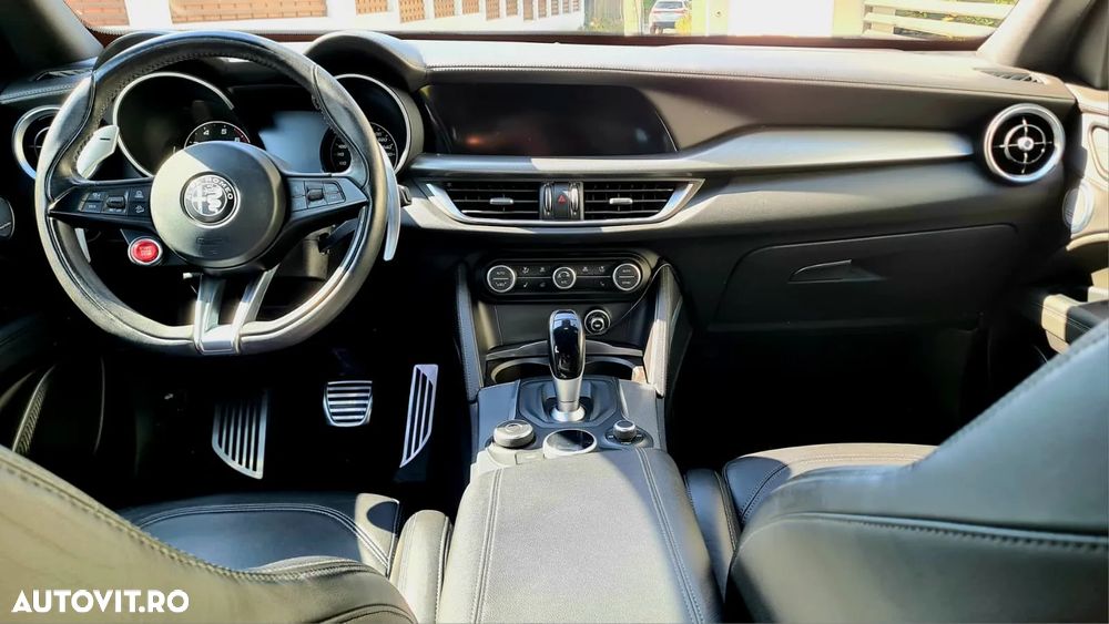 Alfa Romeo Stelvio 2.0 Turbo 16V AT8-Q4 Sprint - 10
