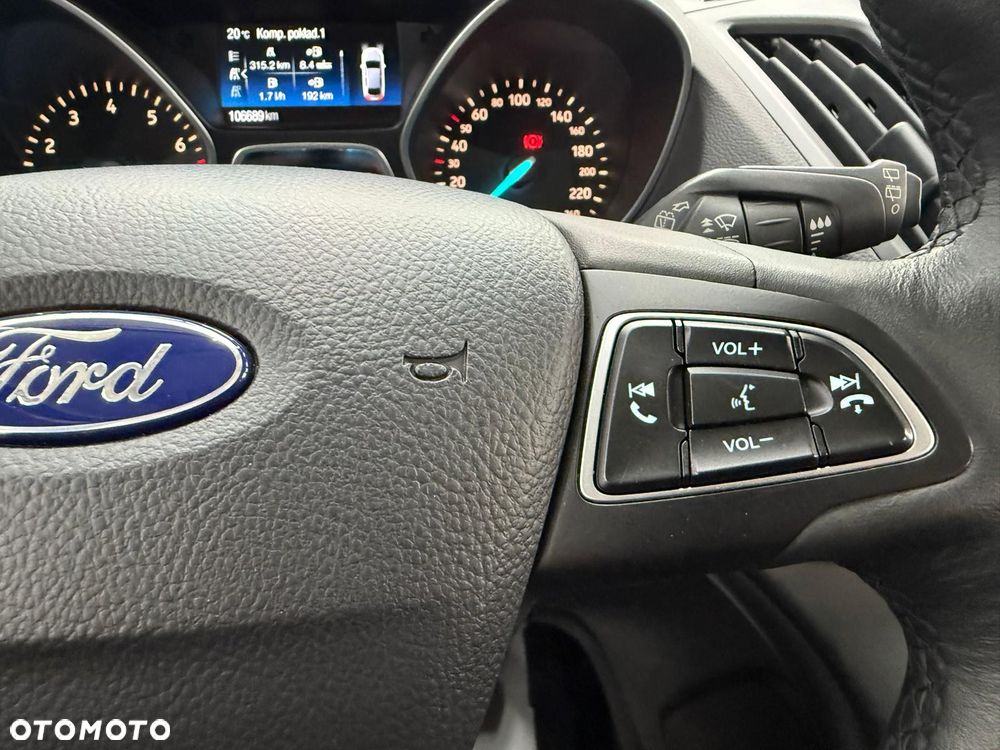 Ford Kuga 1.5 EcoBoost 2x4 Titanium - 16