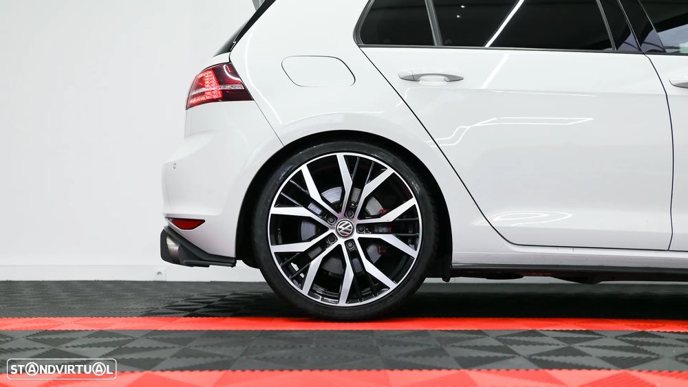 VW Golf 2.0 TSi GTi DSG Performance - 18
