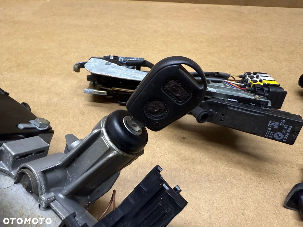 STACYJKA BMW E34 E32 LIFT ZESTAW WKŁADEK KLAMKI KLUCZYK KLAMKA LEWA PRAWA ZAMEK TYŁ KLAPY M60 540i 740i V8 RARYTAS - 16