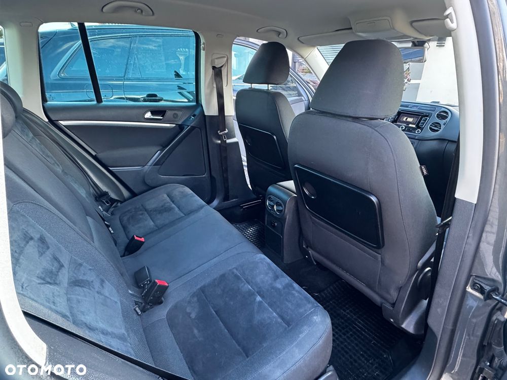 Volkswagen Tiguan 2.0 TDI DPF 4Motion BlueMotion Technology DSG Sport & Style - 24