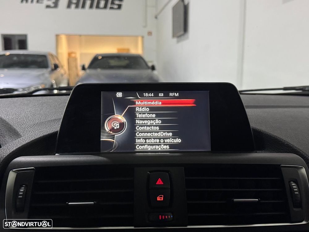 BMW 118 d Pack M - 19