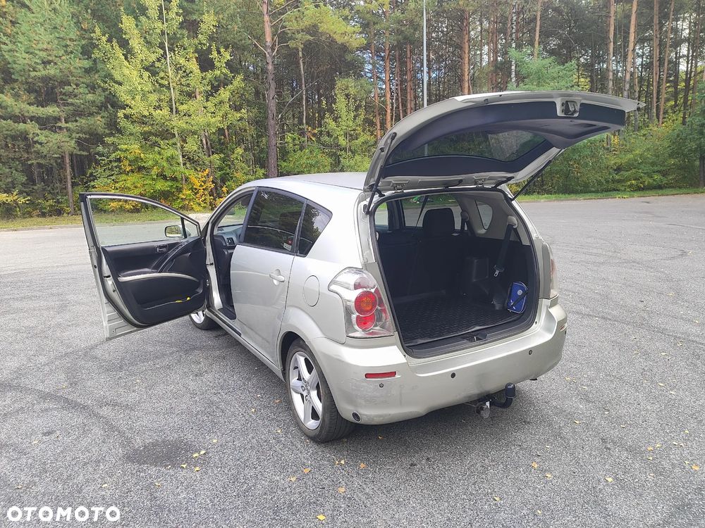 Toyota Corolla Verso 2005 photo 5