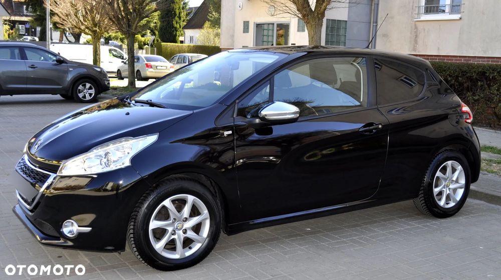 Peugeot 208 82 PureTech Style - 12