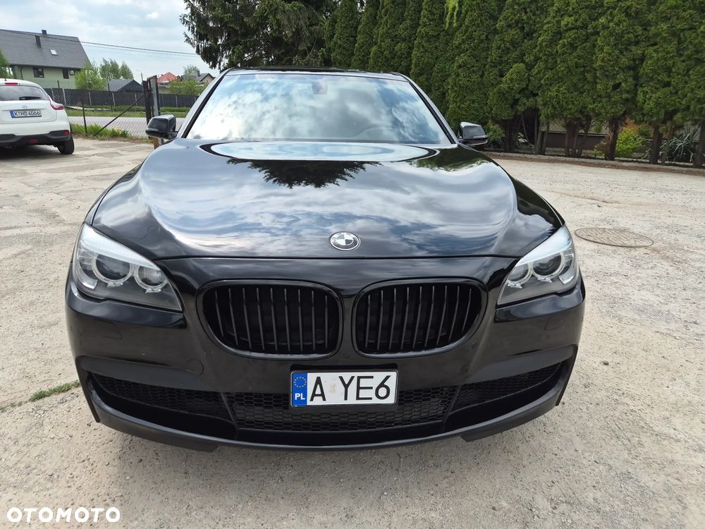 BMW Seria 7 740i - 13