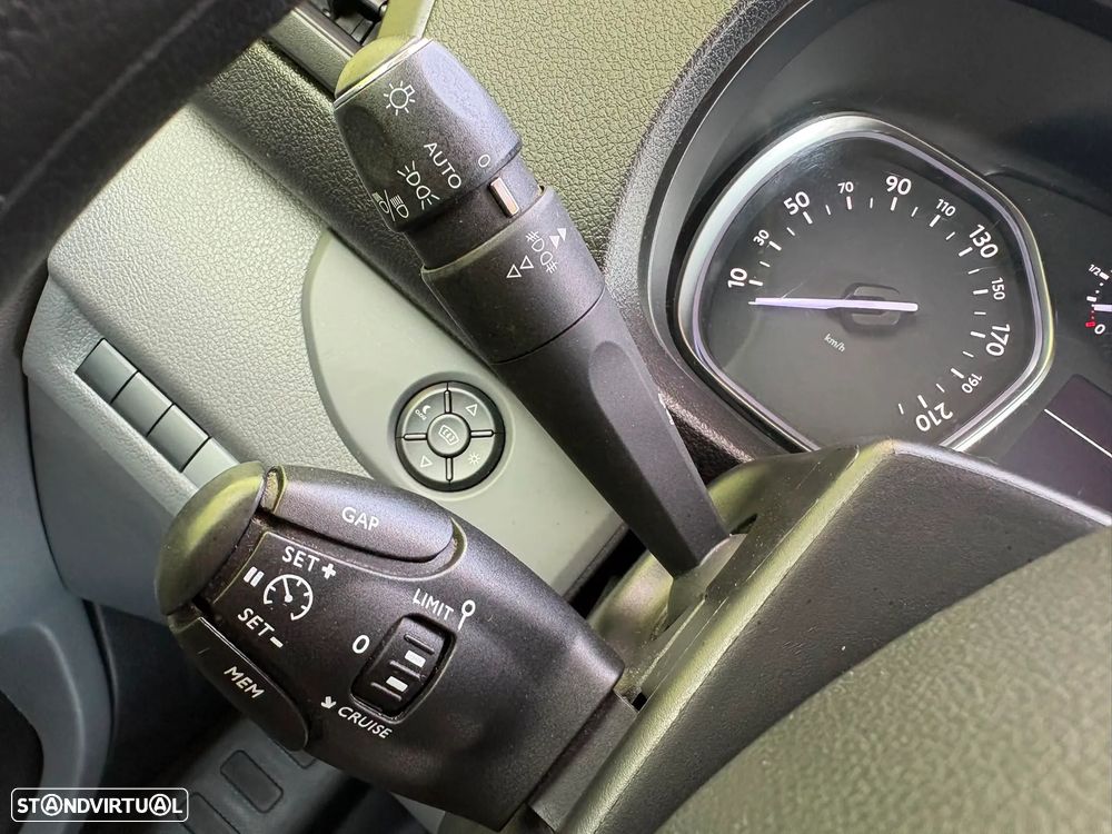 Peugeot EXPERT - 13