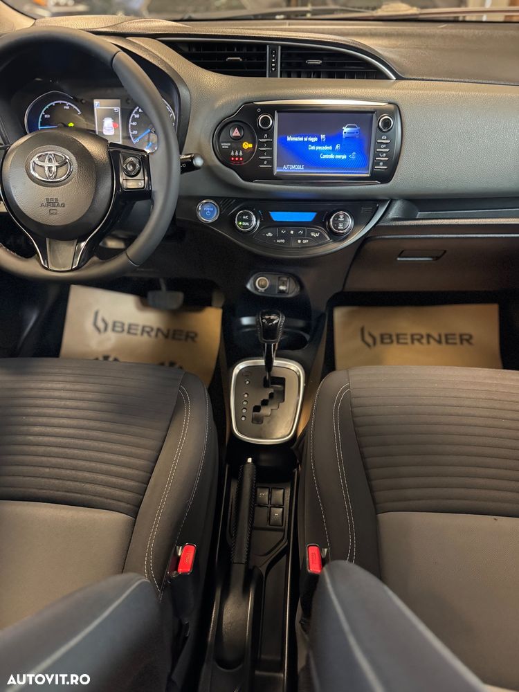 Toyota Yaris ver-1-5-vvt--i-hsd-sol - 13
