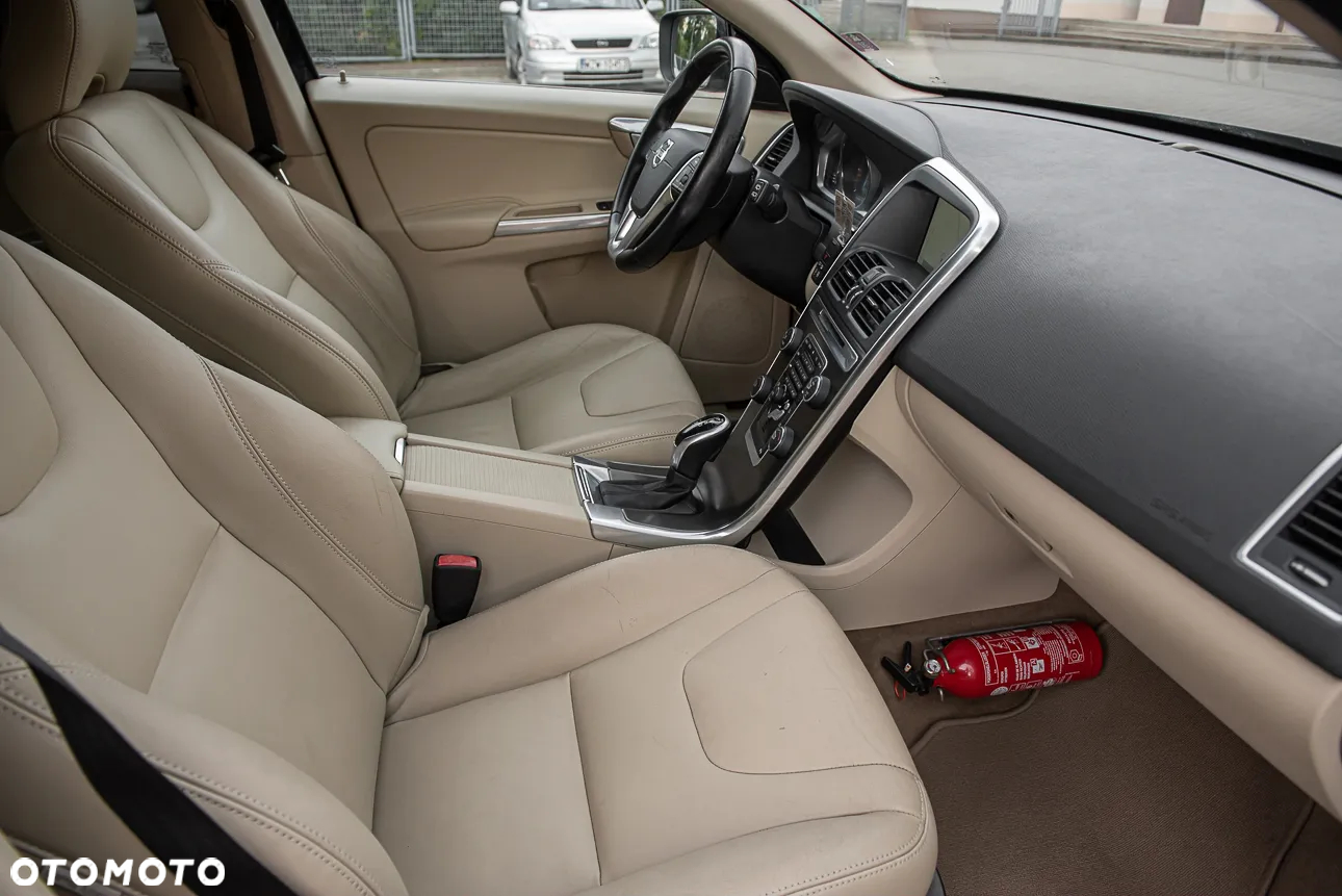 Volvo XC 60 D4 Geartronic Momentum - 29
