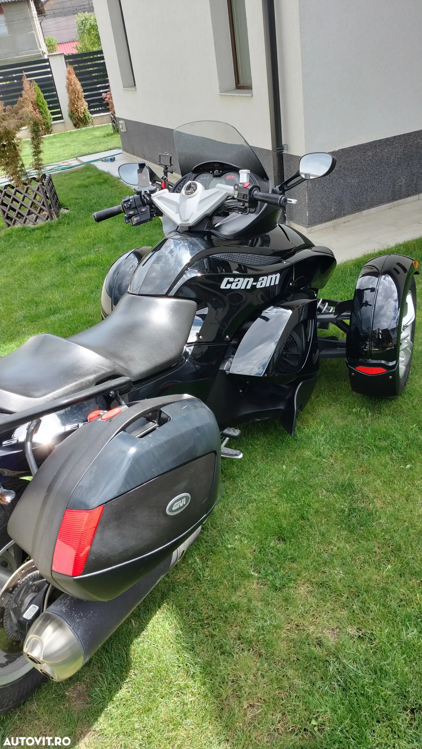 Can-Am Spyder - 3