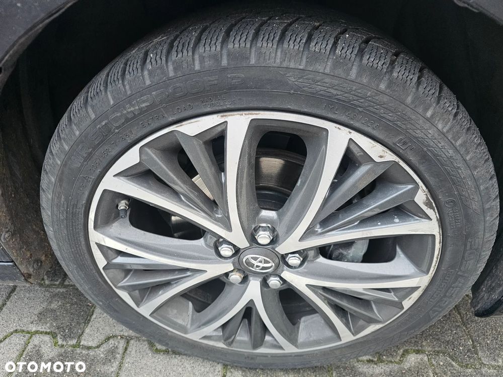 Toyota Yaris Hybrid 100 Selection - 19