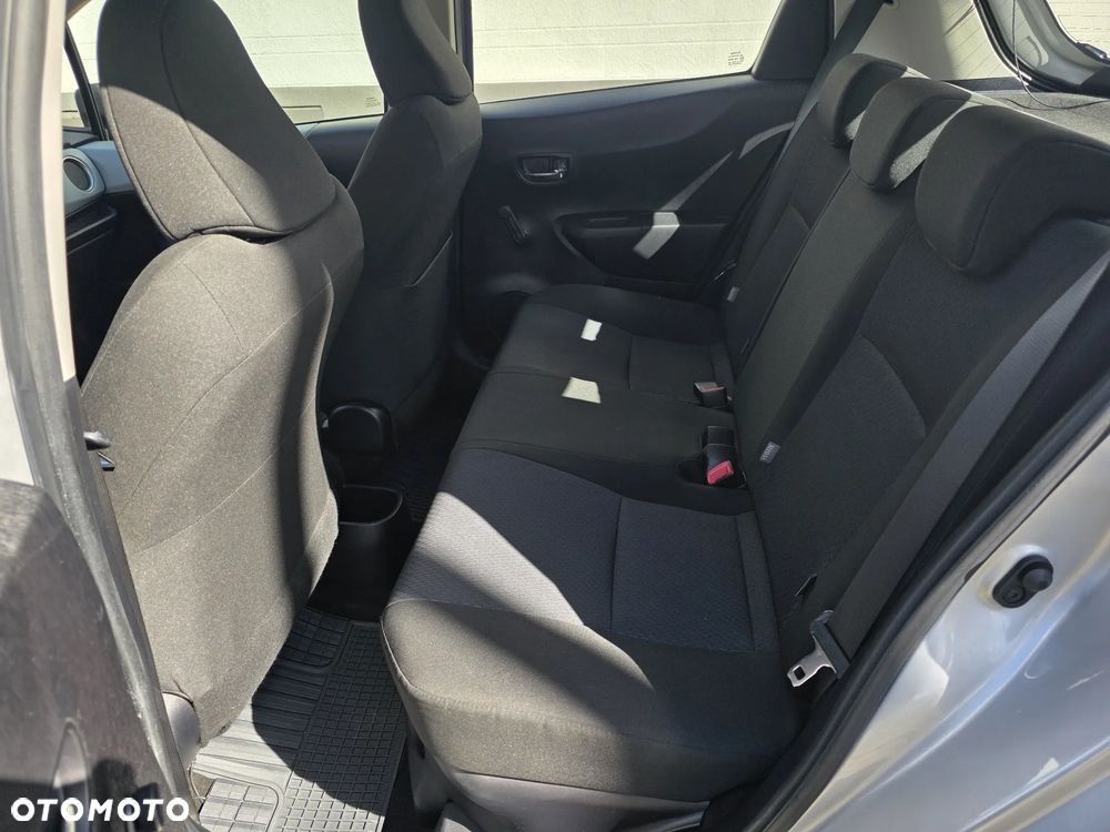 Toyota Yaris Hybrid 100 Premium - 10