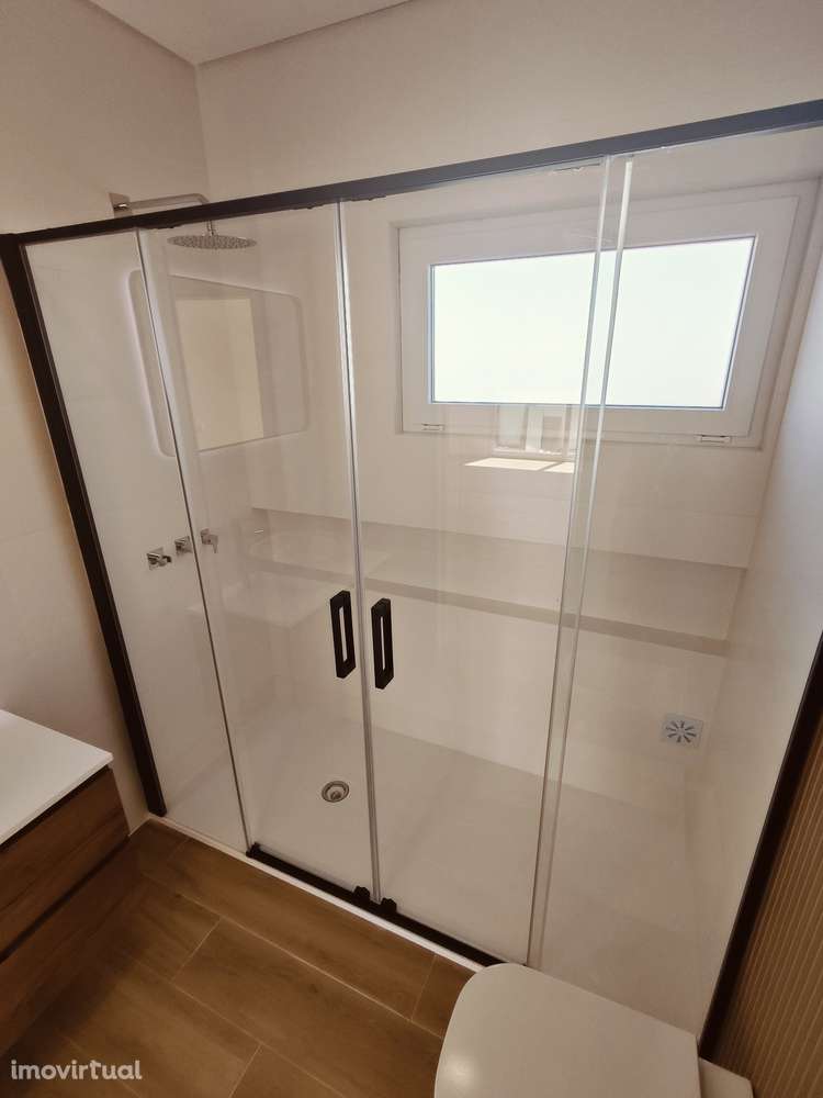 Oferta 1% do Valor de aquisição - Moradia T3 com 2 Suítes - Grande imagem: 3/51