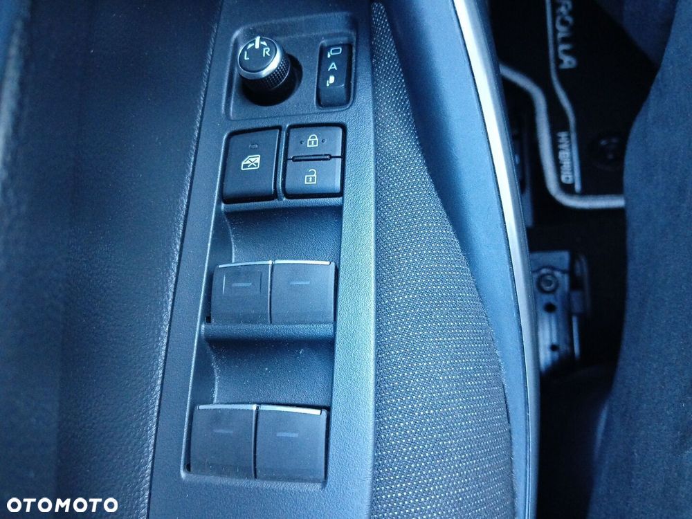 Toyota Corolla 1.8 Hybrid Comfort - 16