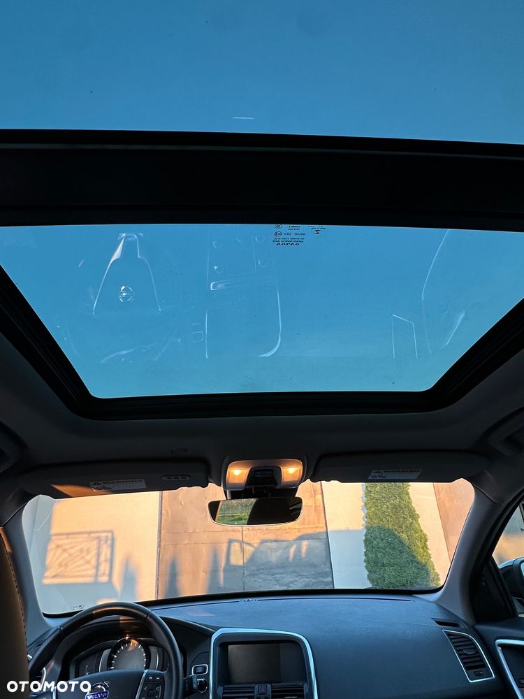 Volvo XC 60 - 30