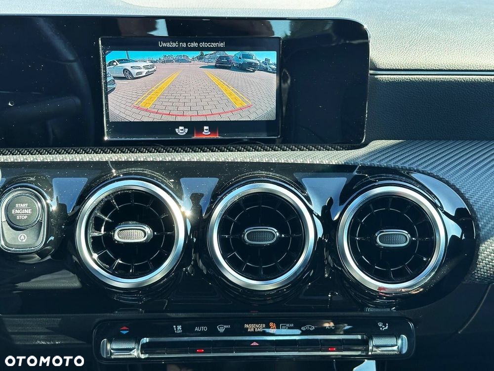 Mercedes-Benz CLA - 12