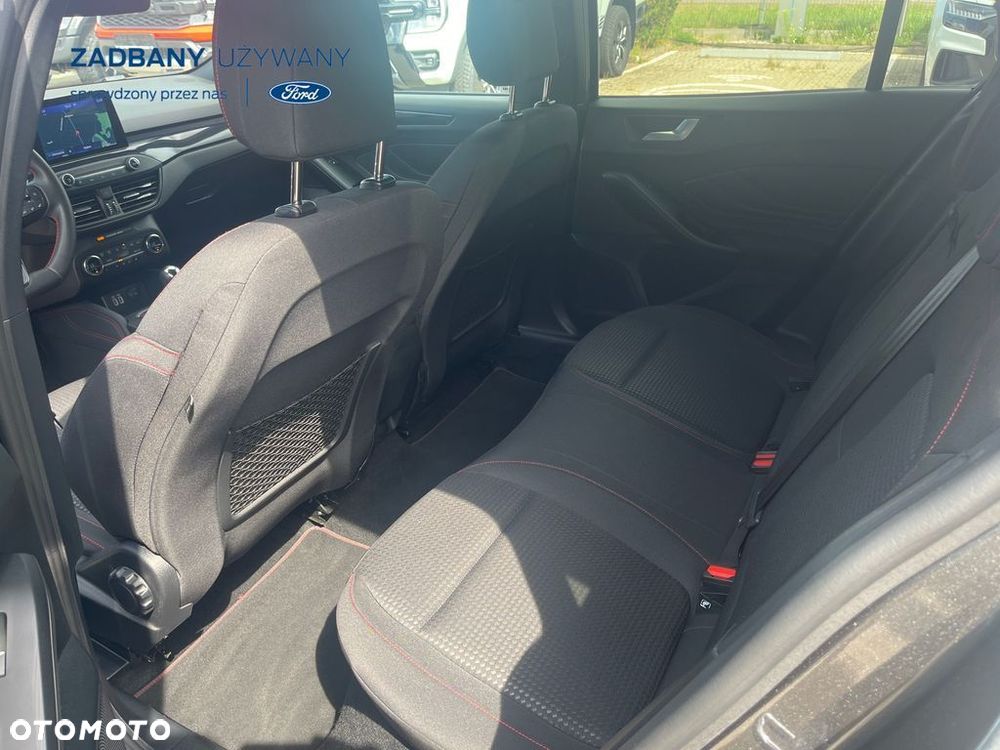 Ford Focus 1.0 EcoBoost Hybrid ST-LINE - 18