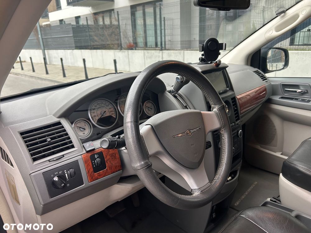 Chrysler Grand Voyager 3.8 V6 Limited - 23