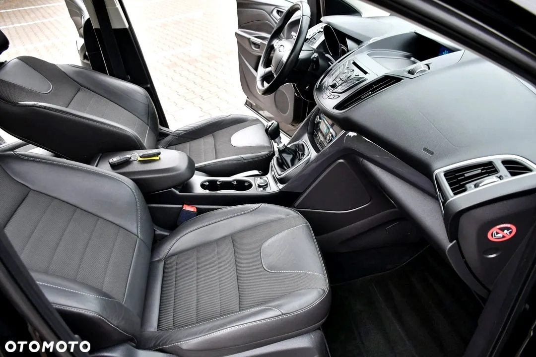 Ford Kuga 2.0 TDCi 4WD Titanium - 25