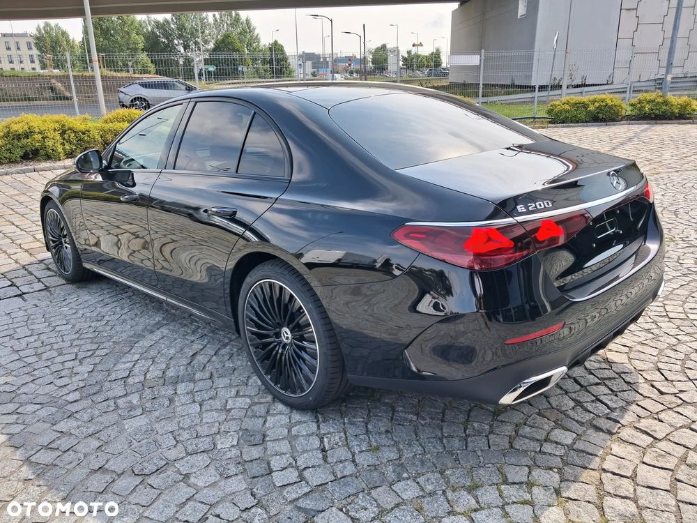 Mercedes-Benz Klasa E 200 mHEV 4-Matic AMG 9G-Tronic - 5