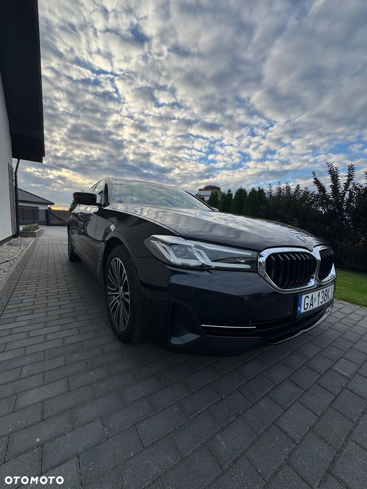 BMW Seria 5 520d xDrive Business Edition - 1