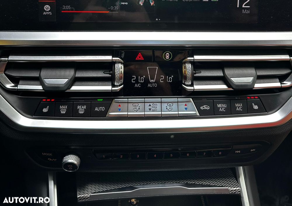 BMW Seria 3 320d xDrive AT - 35