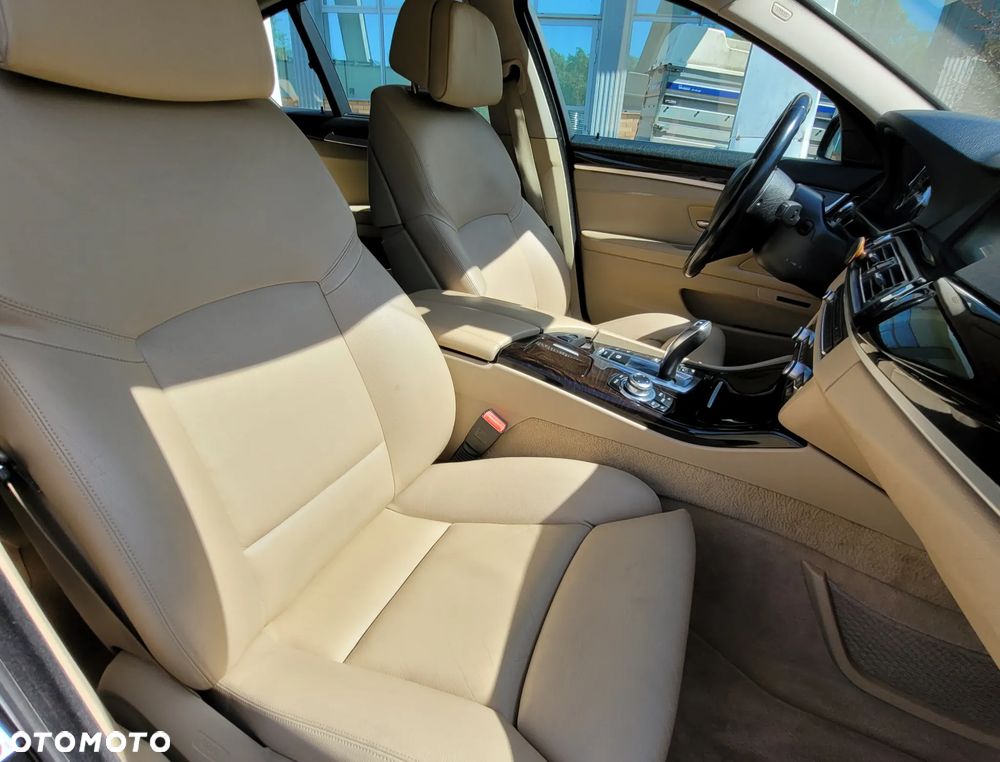 BMW Seria 5 530d xDrive - 16
