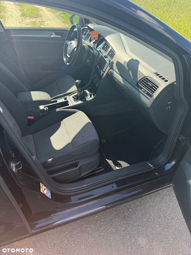 Volkswagen Golf - 11