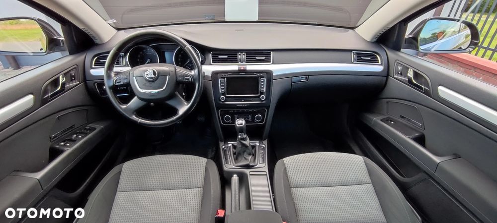 Skoda Superb 2.0 TDI Elegance - 9
