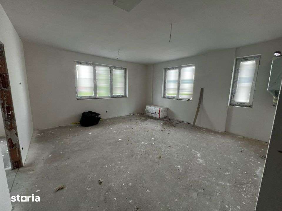 Apartament de 3 camere, 59,20, mp, zona Vivo — fotografia 1