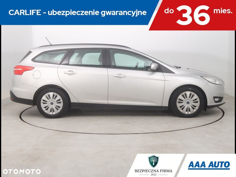 Ford Focus SW - 8