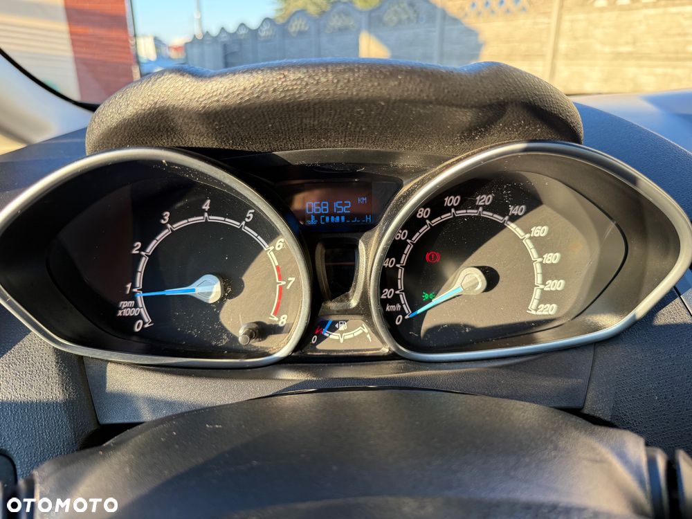 Ford Fiesta - 23