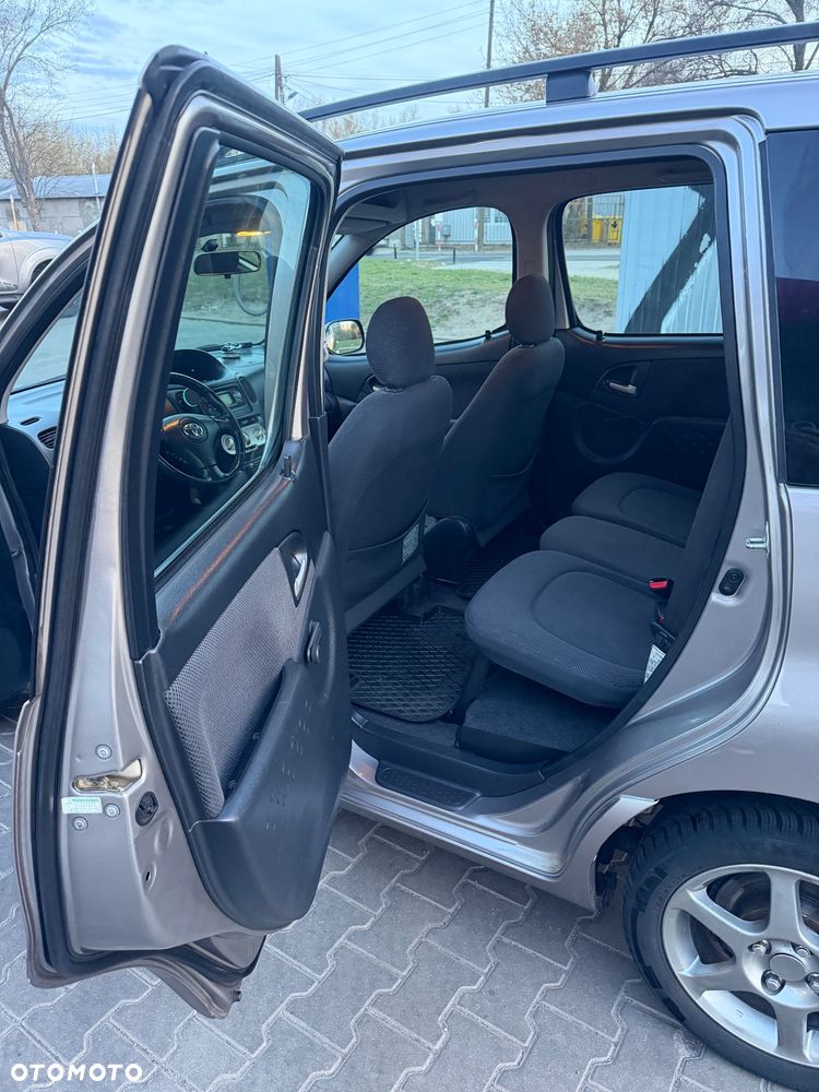 Toyota Yaris Verso 1.5 Sol - 13