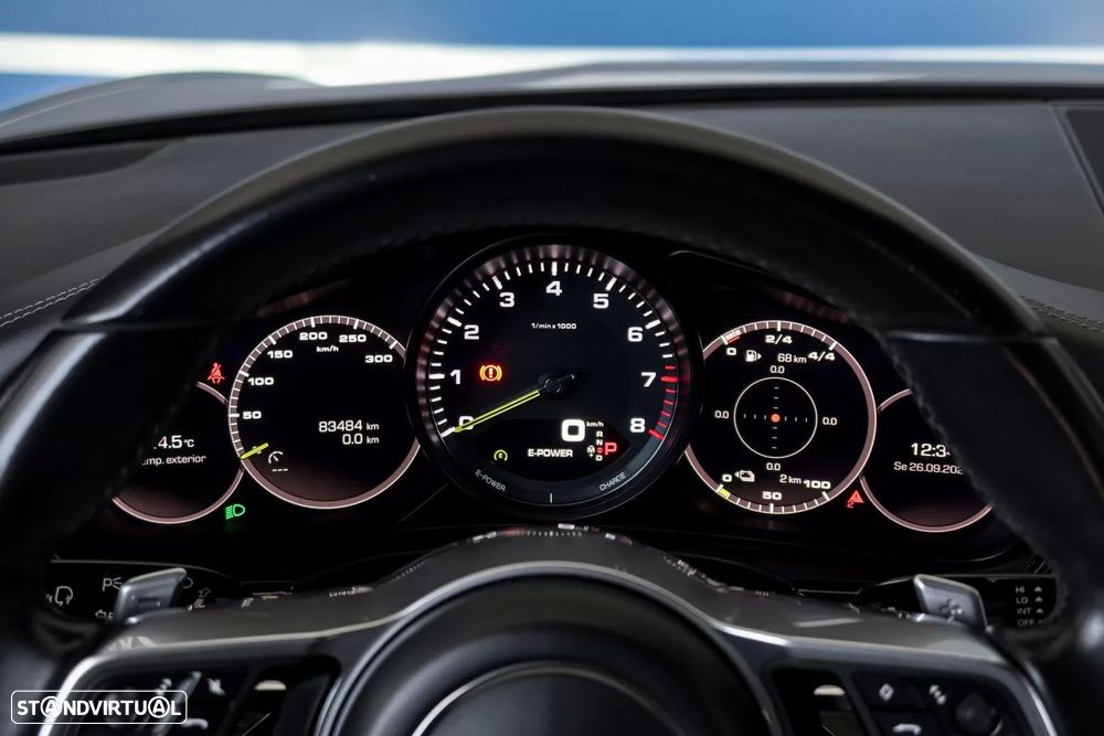 Porsche Panamera 4 E-Hybrid - 8