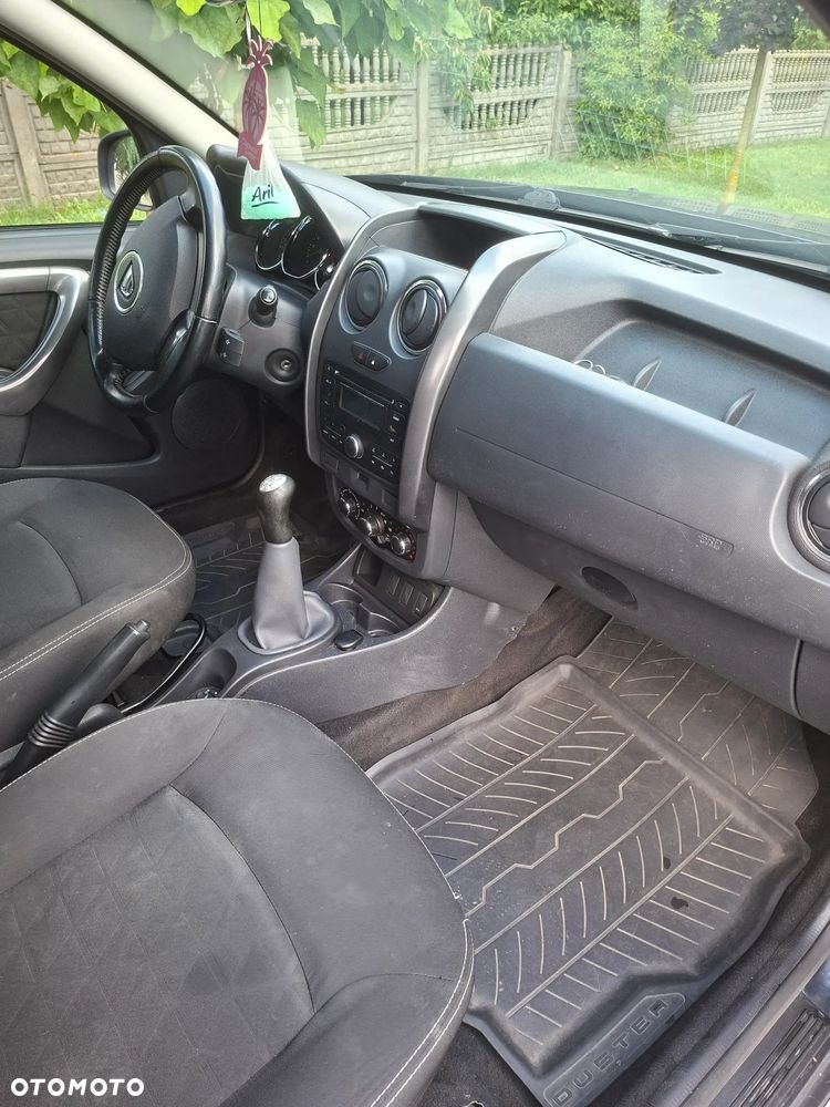 Dacia Duster 1.6 Laureate Euro5 - 9