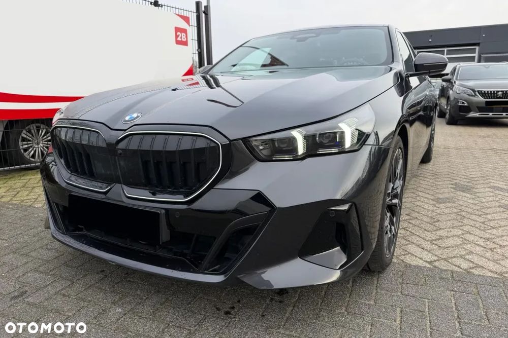 BMW Seria 5 520d xDrive mHEV M Sport - 3