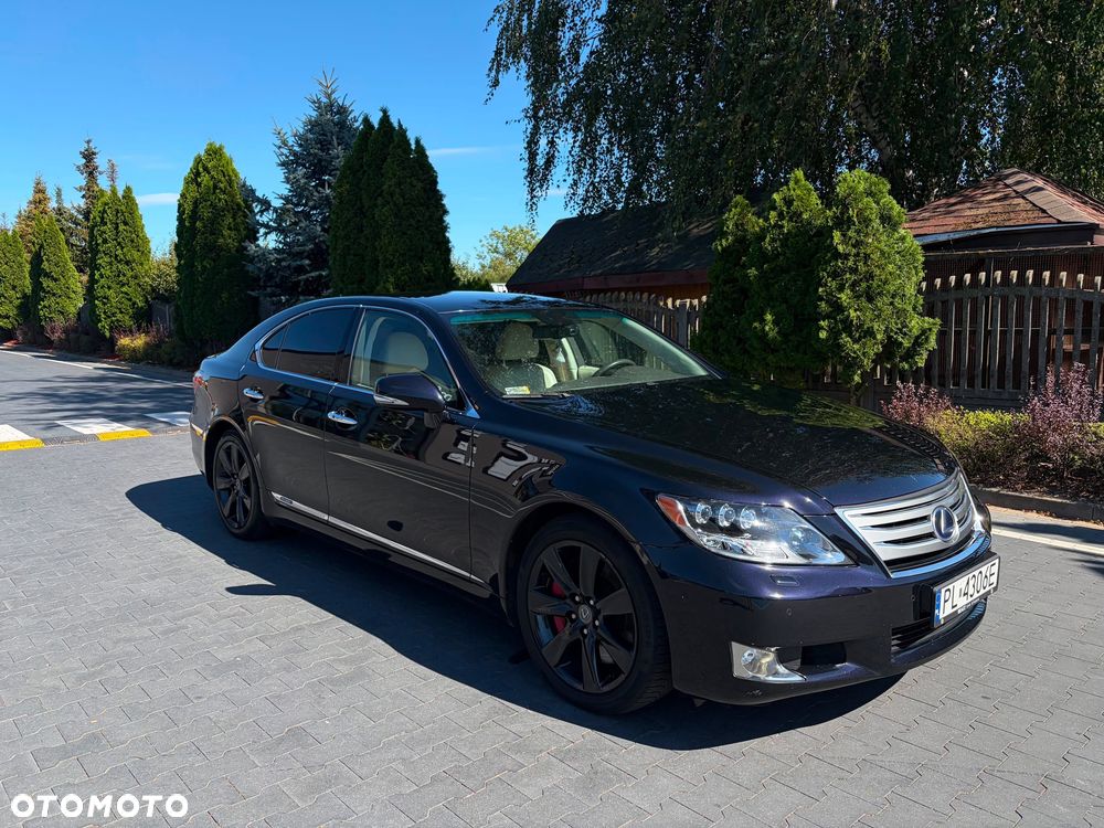 Lexus LS