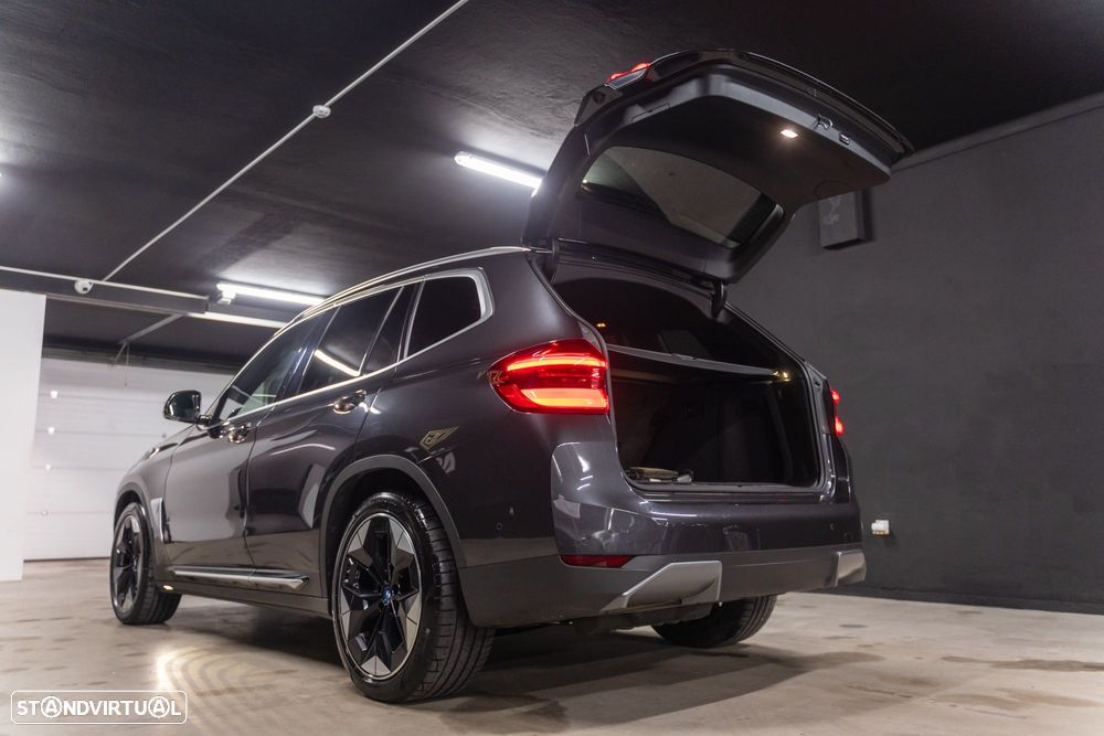 BMW iX3 Inspiring - 32