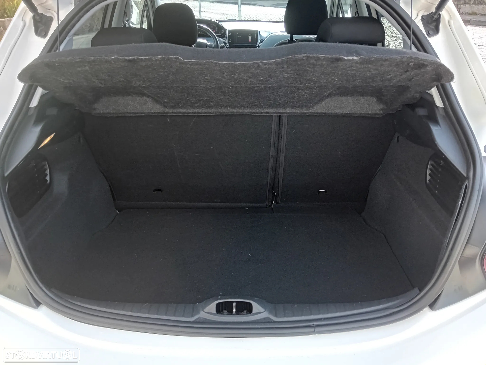 Peugeot 208 1.5 BlueHDi Signature - 9
