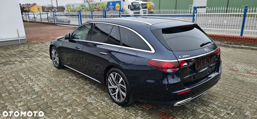 Mercedes-Benz Klasa E 300e 9G-TRONIC - 2