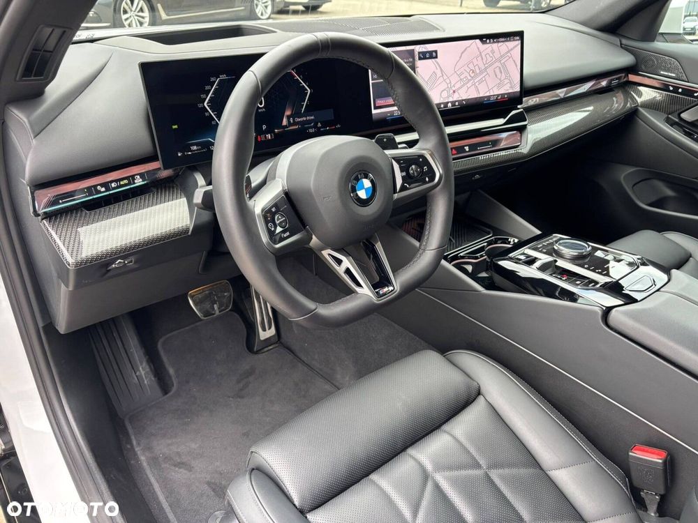 BMW Seria 5 520d xDrive mHEV M Sport - 11