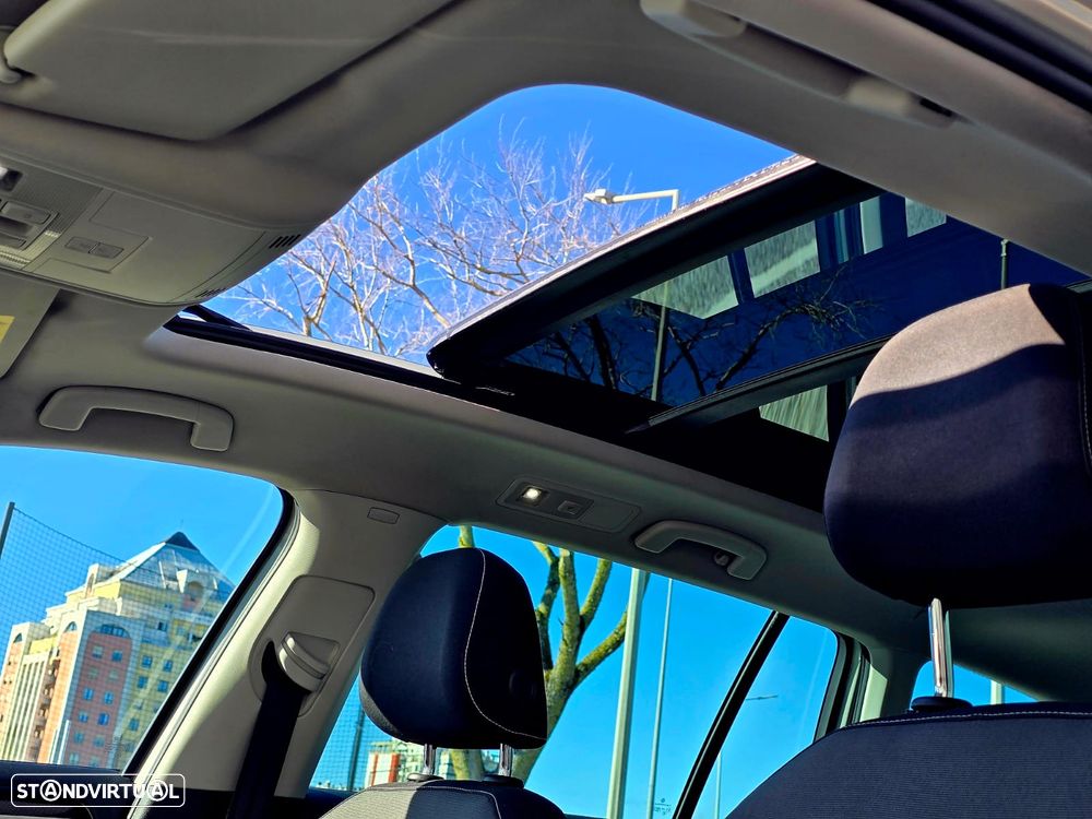 VW Golf Variant 1.6 TDi Highline DSG - 11