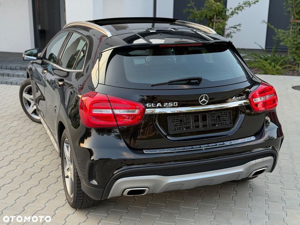 Mercedes-Benz GLA 250 4Matic 7G-DCT AMG Line - 11