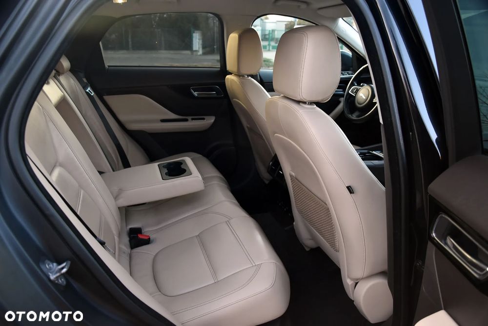 Jaguar F-Pace 2.0 i4D AWD R-Sport - 18