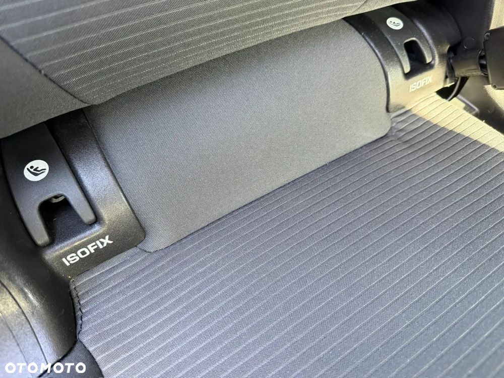 Land Rover Discovery Sport - 25