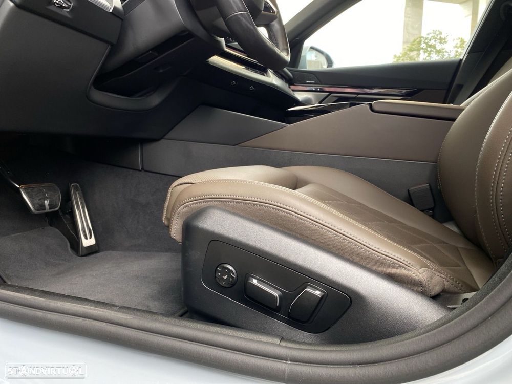 BMW i5 eDrive40 Pack Desportivo M - 17