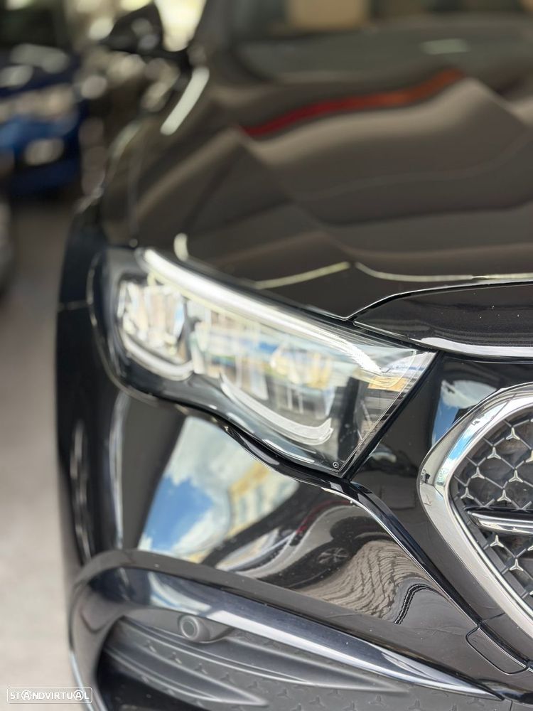 Mercedes-Benz E 300 e 4Matic - 32