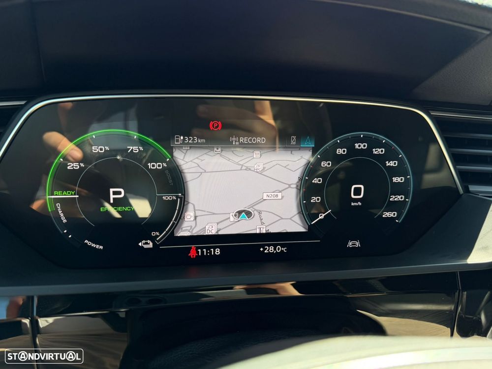 Audi e-tron 55 quattro S line - 31